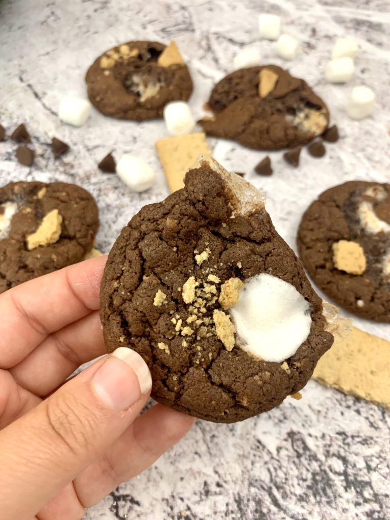 S’more Cookies – Cake Mix Cookies